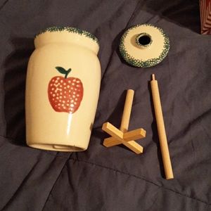 Collectable apple churn